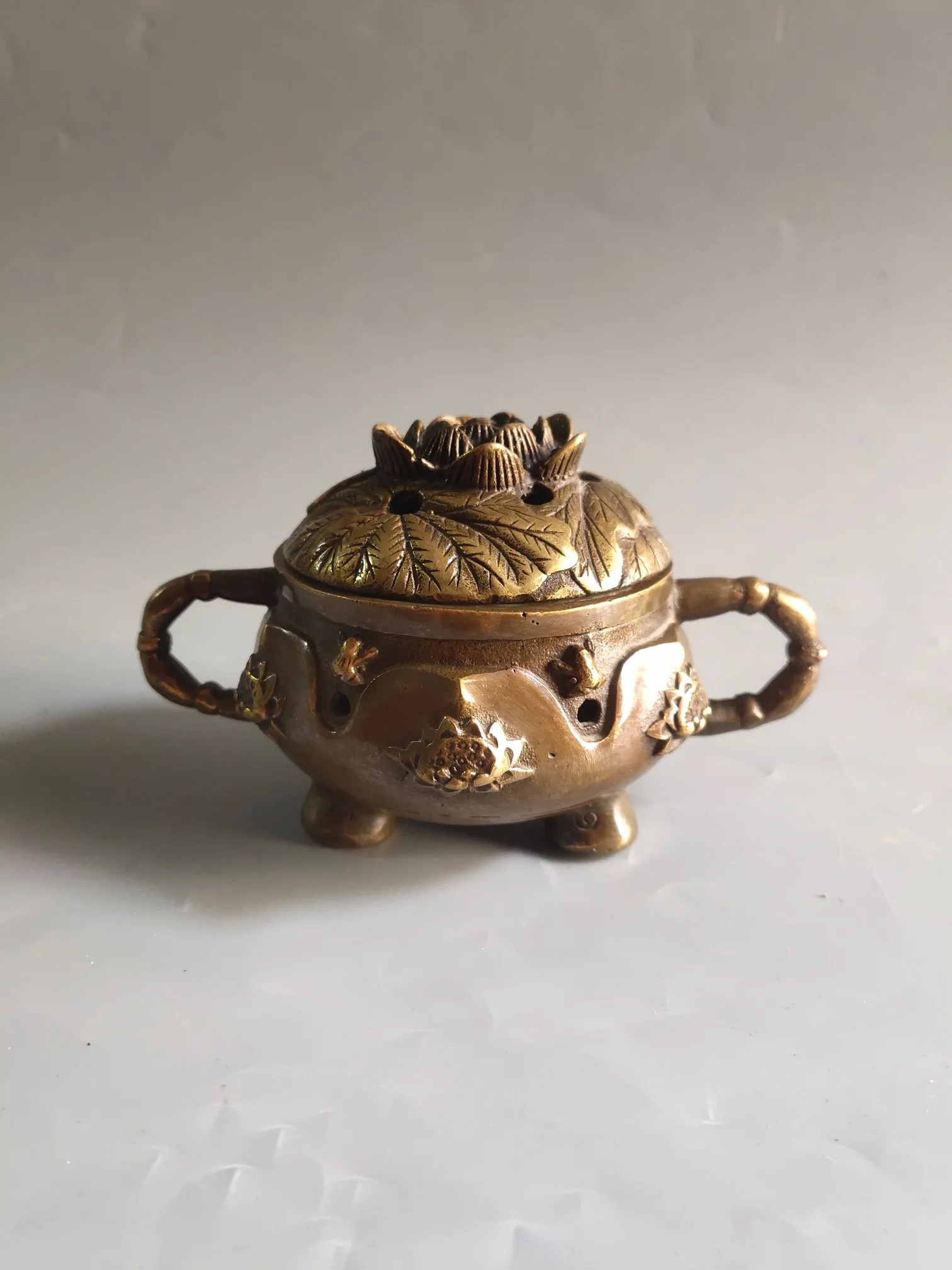 Collectible Pure Copper Flower-Shaped Incense Burner, Finely Crafted And Valuable For Collecting