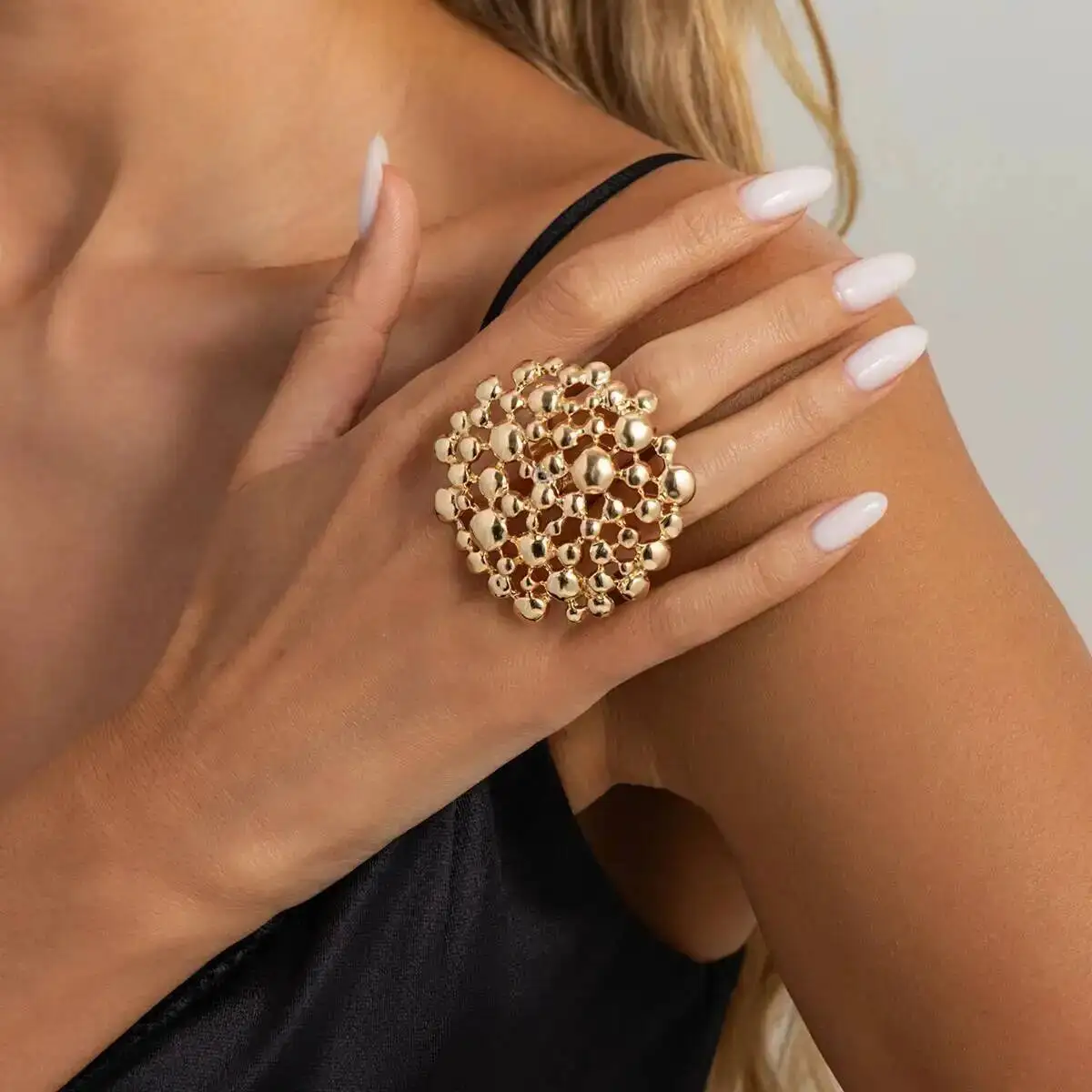 SHIXIN Vintage Geometric Hollowed-Out Circular Honeycomb Rings for Women Fashion Gold Color Finger Ring Daily Jewelry Accessory