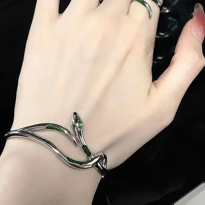 2023 New Fashion Green Snake Bracelet For Women Trendy Unique Design Animal Adjustable Bracelet Wedding Jewelry Birthday Gifts