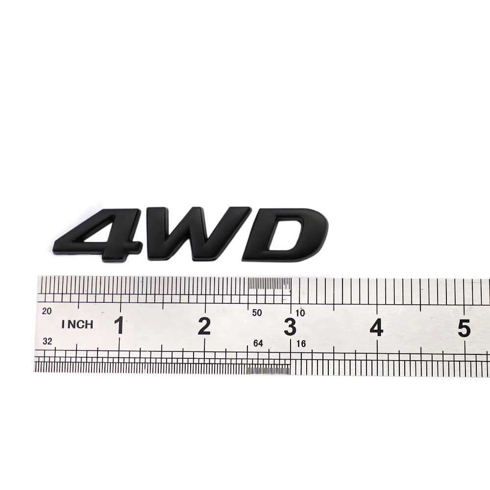مجموعة مكونة من قطعتين من ملصقات السيارات المصنوعة من سبيكة الدفع الرباعي المتقدمة - معالجة مصقولة، مناسبة للشعار الخلفي، مما يعزز مظهر السيارة