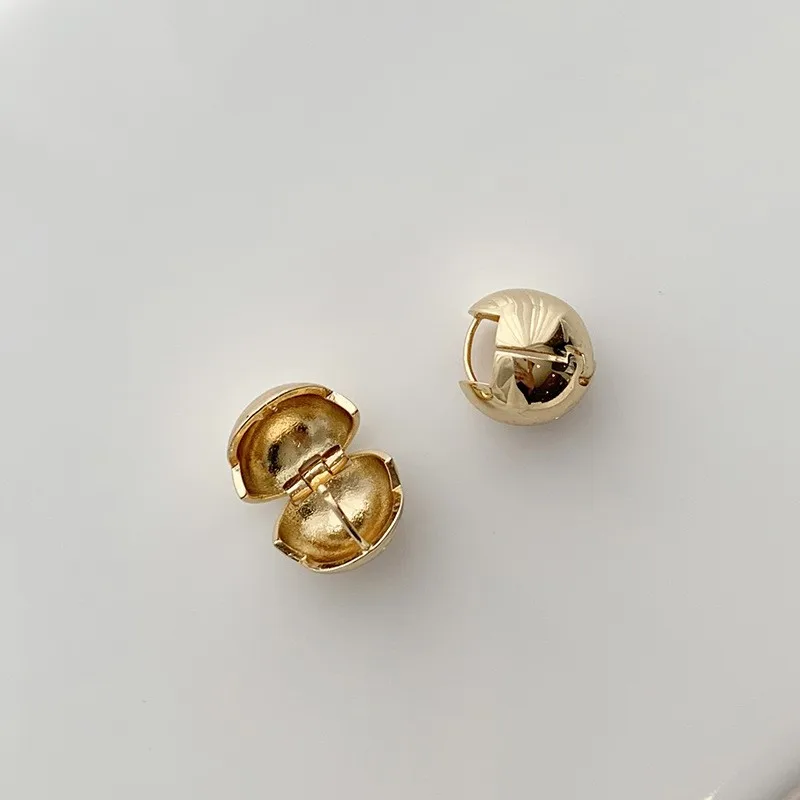 ANENJERY Glossy Round Hoop Earrings for Women Simple Personality Geometric Ear Buckle Huggies 2023 New Trend Jewelry Wholesale