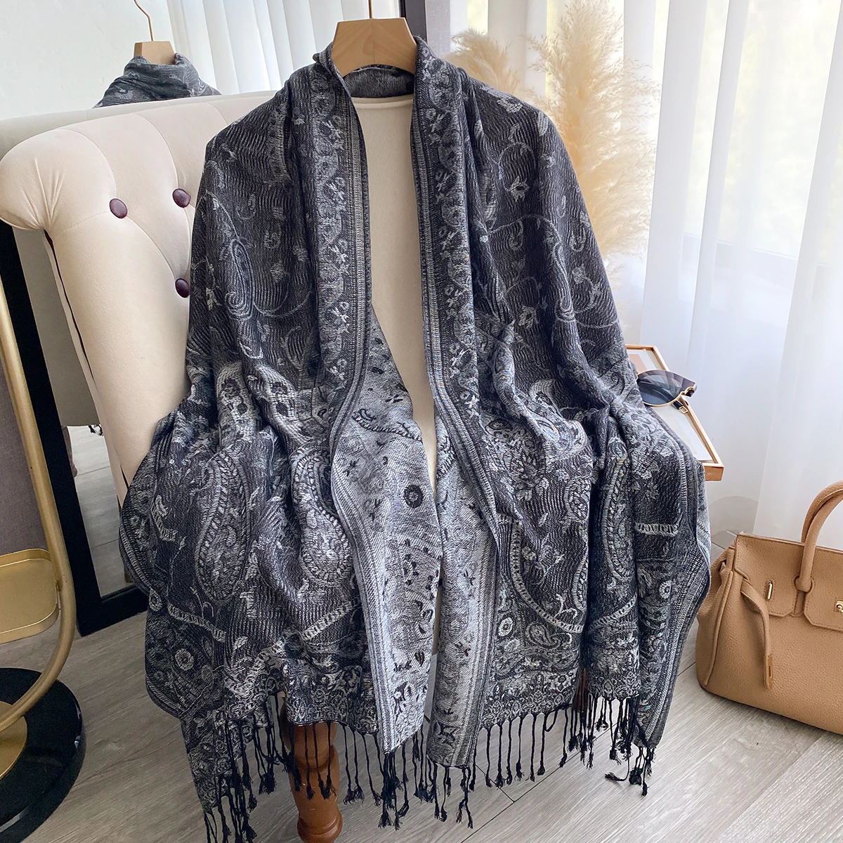 Luxuriöser Winter-Damen-Kaschmirschal – bedruckter, mit Quasten bestickter Schal, warmer Pareo-Umhang und eleganter Poncho – Detail 12