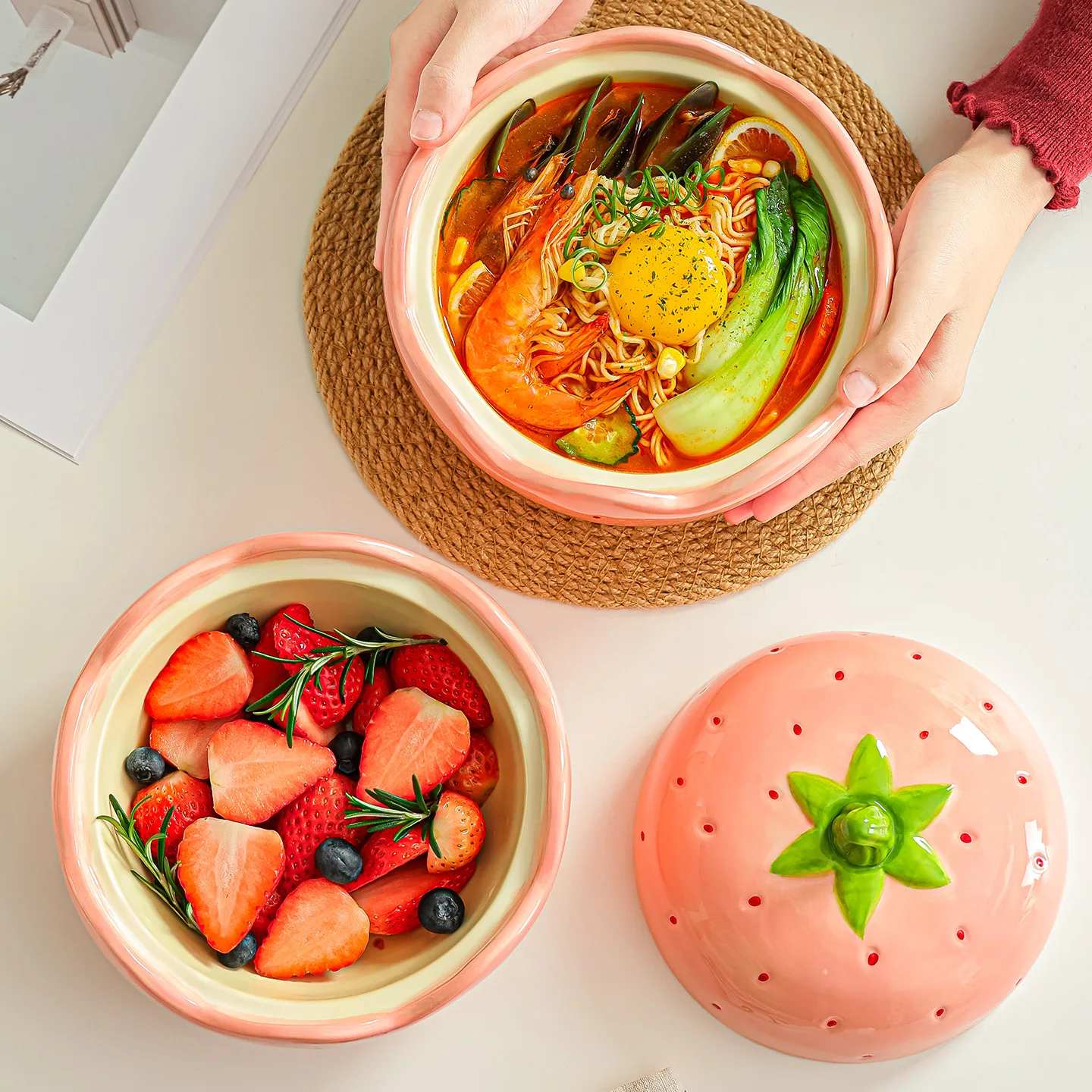 Strawberry Instant Noodle Bowl Ceramic Bowl with Lid Girls Large Capacity Instant Noodle Snail Powder Bowl Microwave