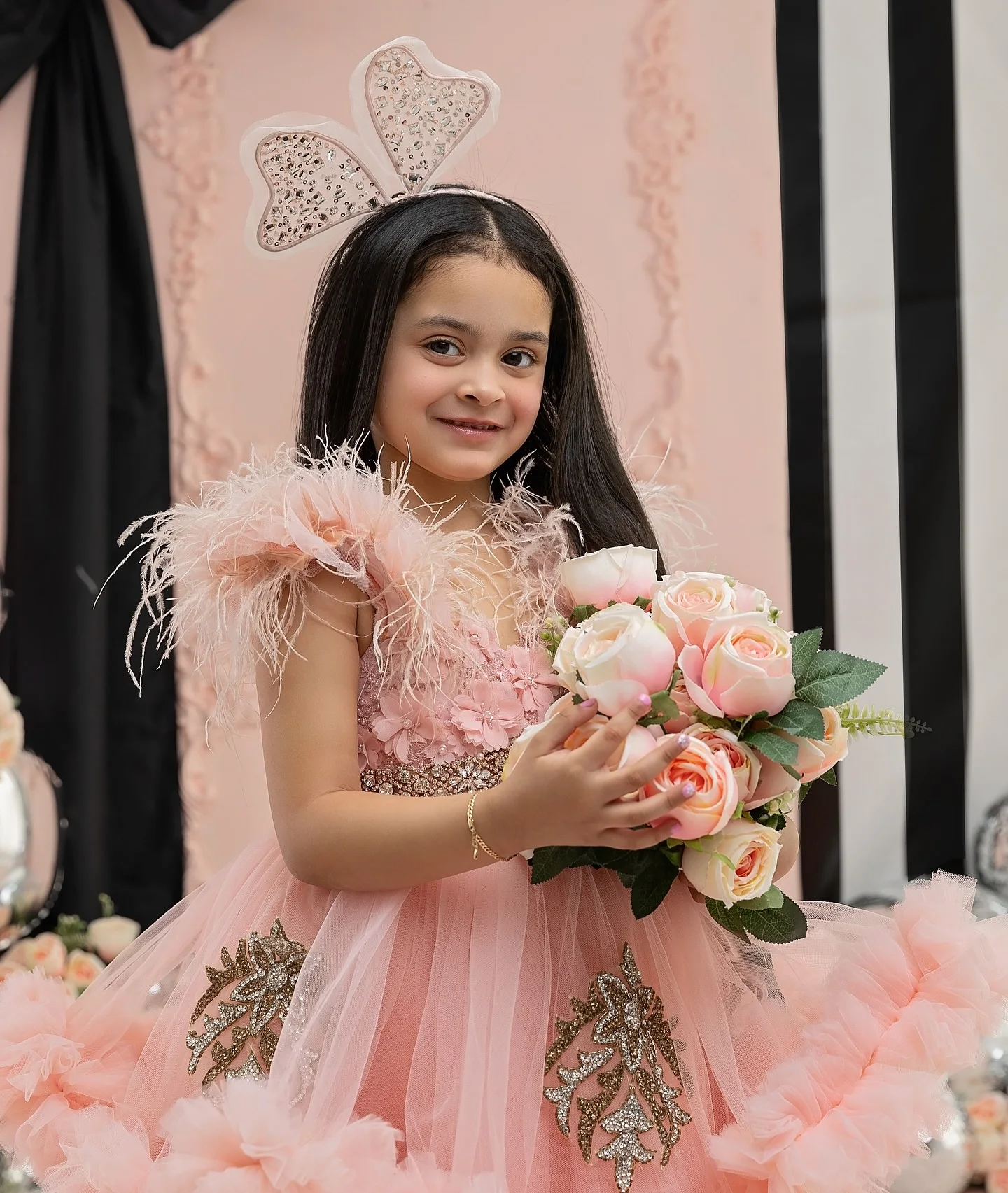 Różowe Sukienki na Roczek dla Dziewczynek z Piórami, Warstwowe Falbany, Sukienki dla Druhenek, Sukienki Balowe dla Dzieci, Sukienki Księżniczki, Szyte na Miarę