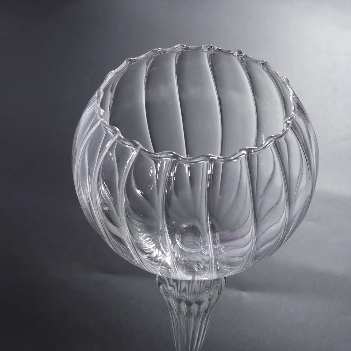 

1Pcs Glass Candlestick Handmade European Style Holder Rust Resistant Decorative Flame Adornment for Living Space Party