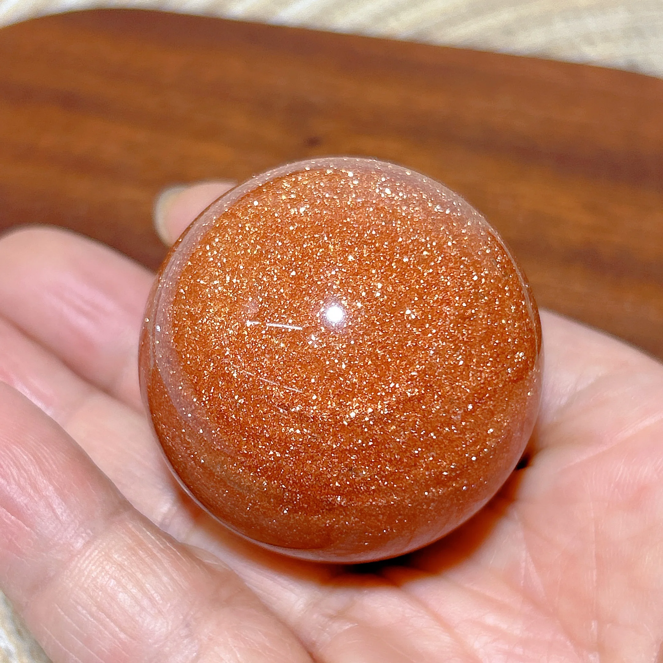 

Healing Natural Crystal Gold Sand Sphere Flashy Polished Ball High Quality Gemstones Energy Home Decorations Room Decor Gift