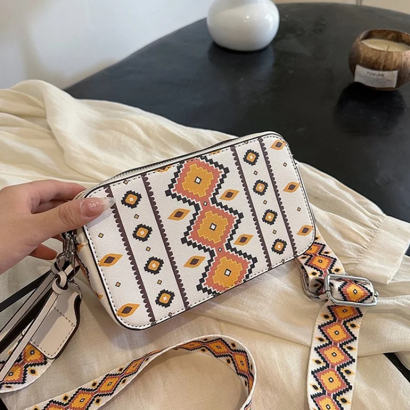 

Famous Designer Luxury Classic Elegant Leather Handbag For Women Shoulder Bag Crossbody Bag Popular