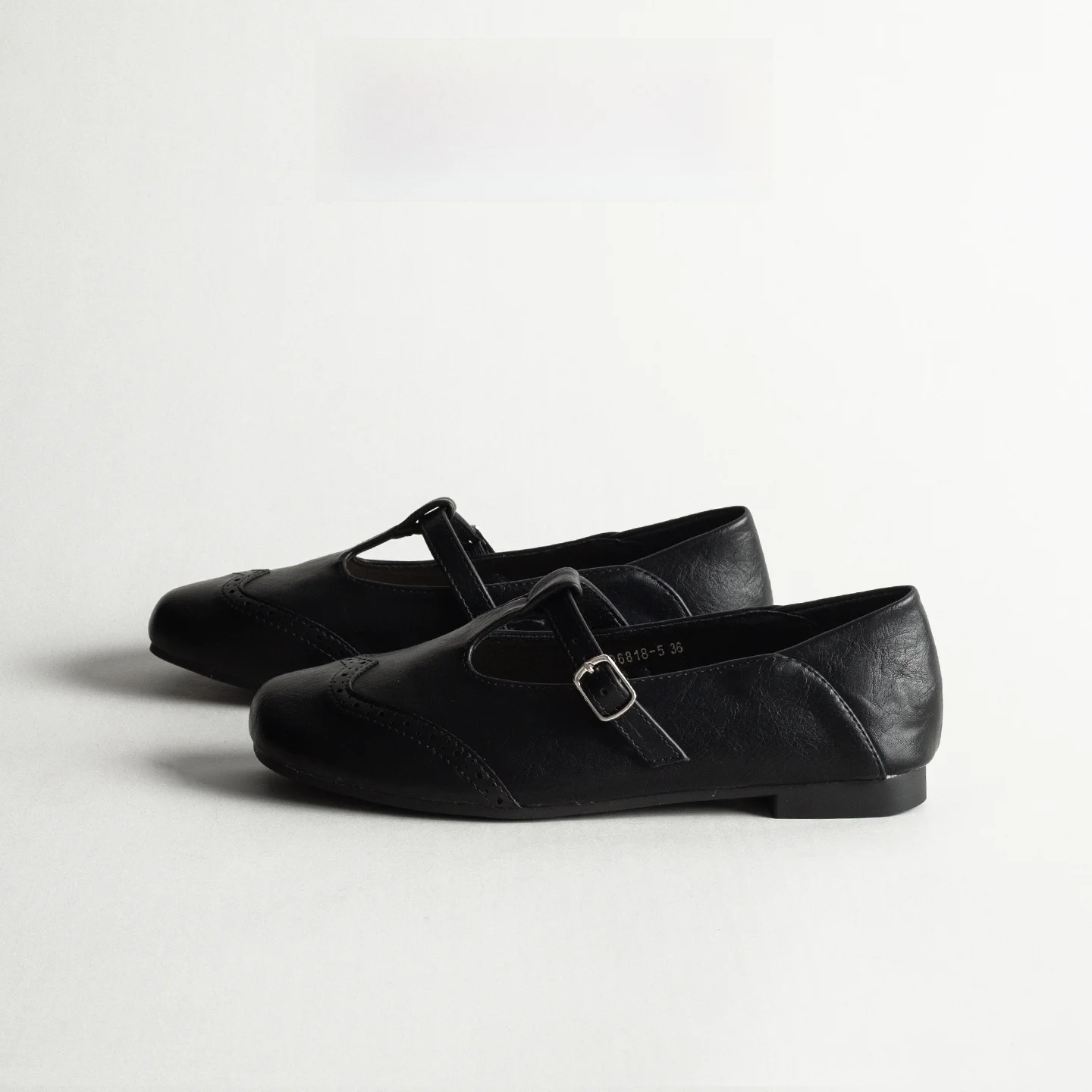 

Genuine Leather Retro T-Strap Mary Janes Women's Spring round Toe Soft Bottom Slip-On Carved Floral Fashion Single Shoes
