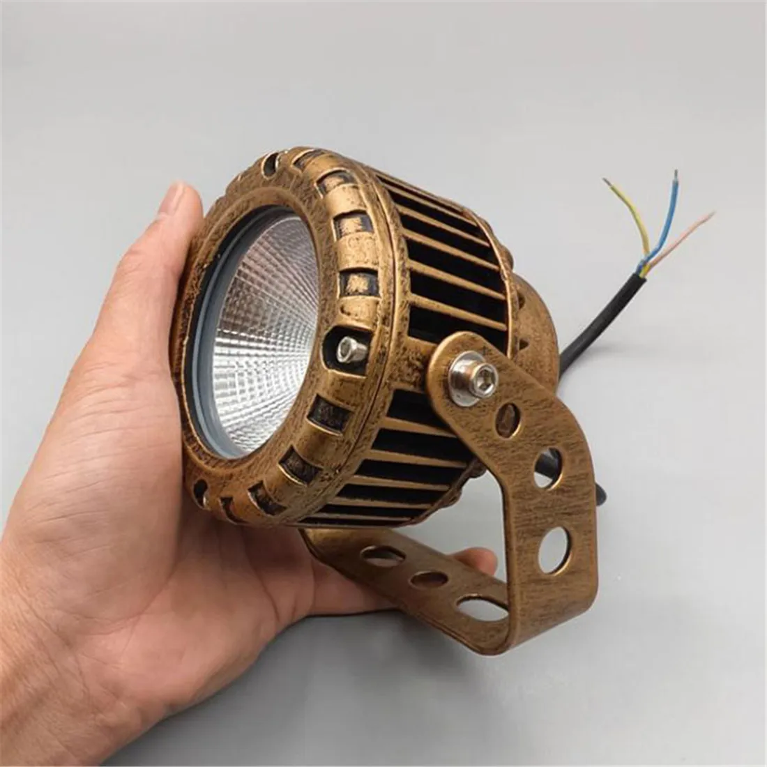 ヴィンテージ 10W 3000K 4000K 6000K 屋外スポットライト ランドスケープランプ、防水調整可能スポットライト 庭、旗竿、家、木用