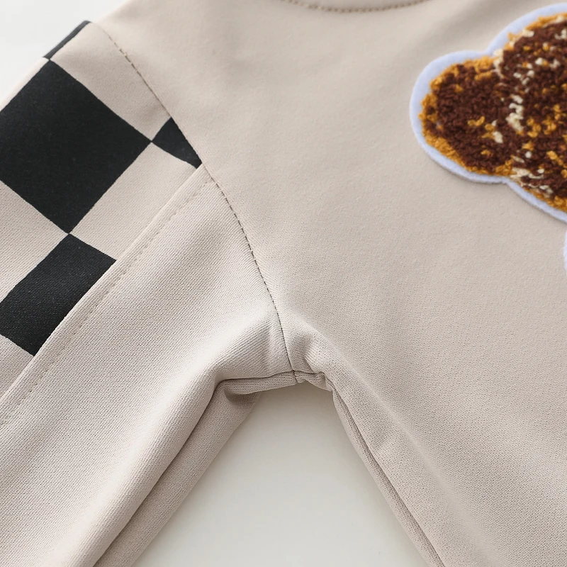 2-teiliger, karierter, mit Cartoon-Bären bestickter, langärmeliger Anzug für Säuglinge und Kleinkinder, saisonales Frühlings- und Herbst-Outfit – Detail 4