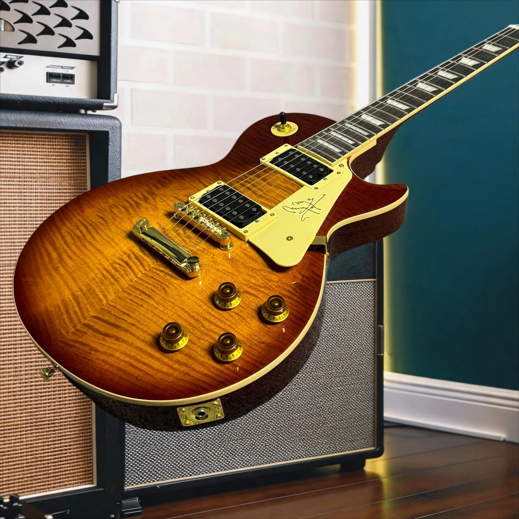 Gary Moore Signature LPQ Electric Guitar  Dual Humbucker Pickups Tiger Flame Maple Top Iced Tea Burst Gold Hardware view 6