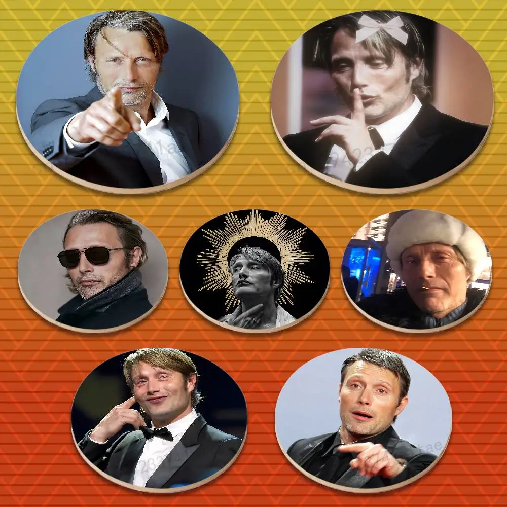 

Actor M-Mads M-Mikkelsen Round Wooden Coasters Non-Slip Suitable for Drinks Tea,Coffee Home Perfect Gift
