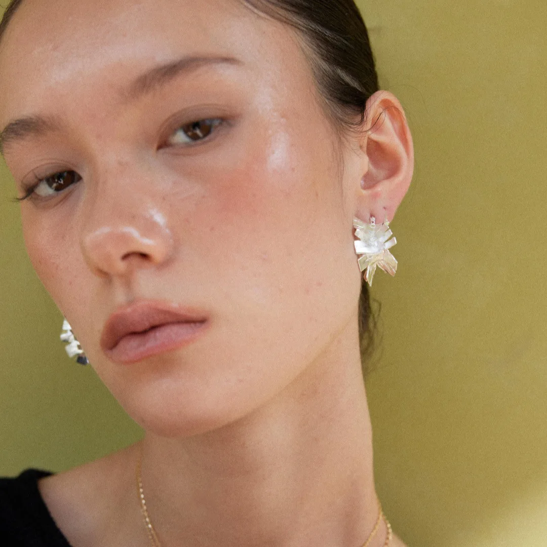 Fashion Unique Sunflower Shape Prism Irregular Texture Wide Line U Hoop Earrings for Women Delicate Exaggerated Luxury Runway