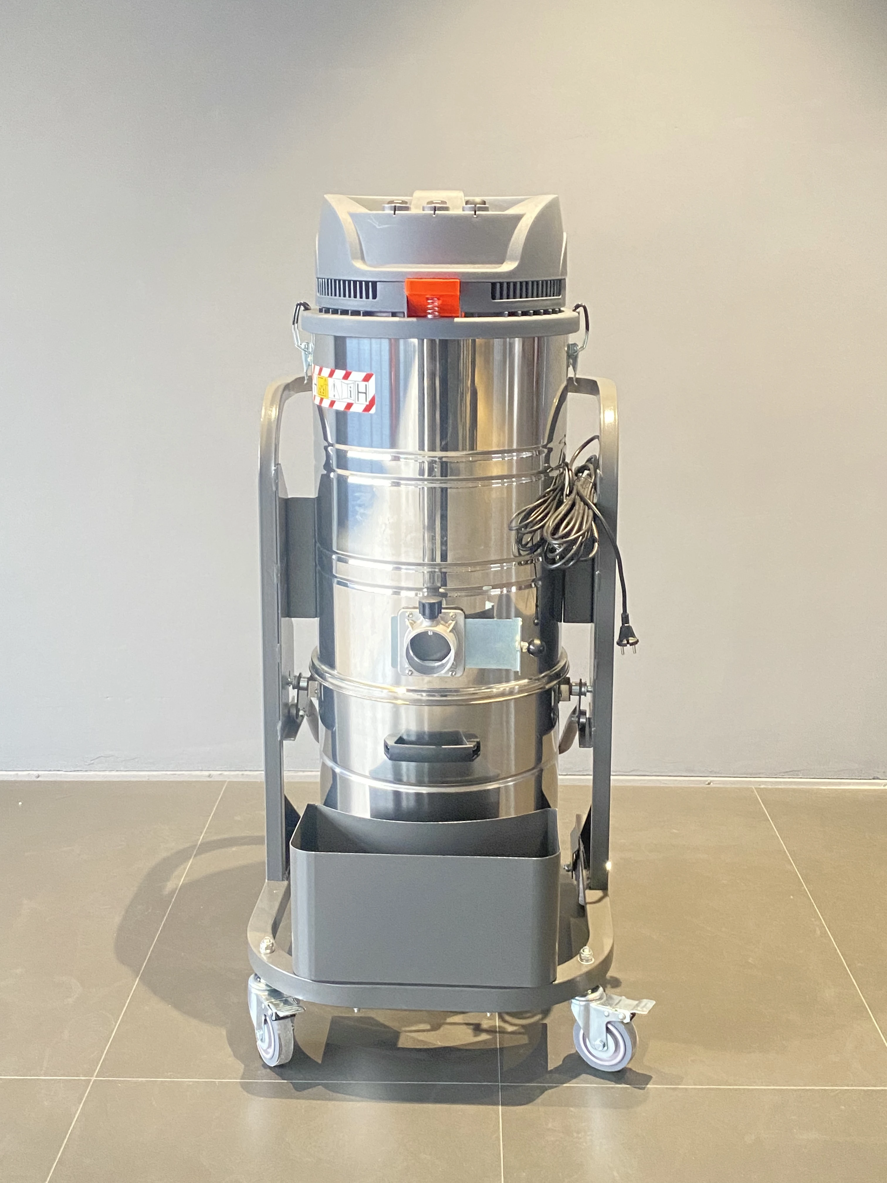 60L Single-phase Three Motor Industrial Vacuum Cleaner for Both Dry and Wet Use