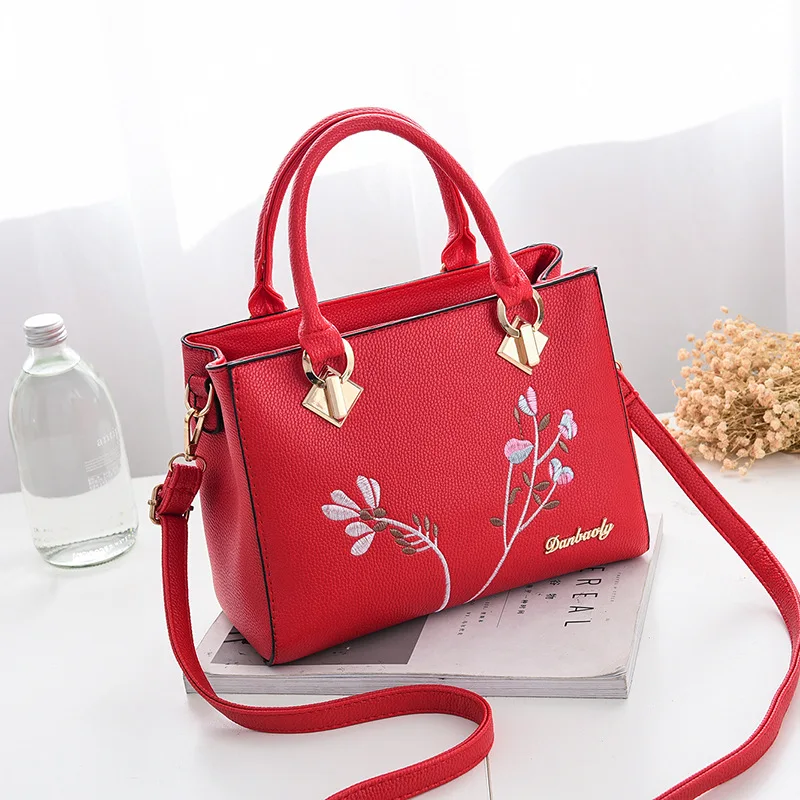 TRAVEASY 2024 New Women\'s Bag Female Leisure Style Atmosphere Fashion Female Bag Cross Body Bag Single Shoulder Bag Handbag