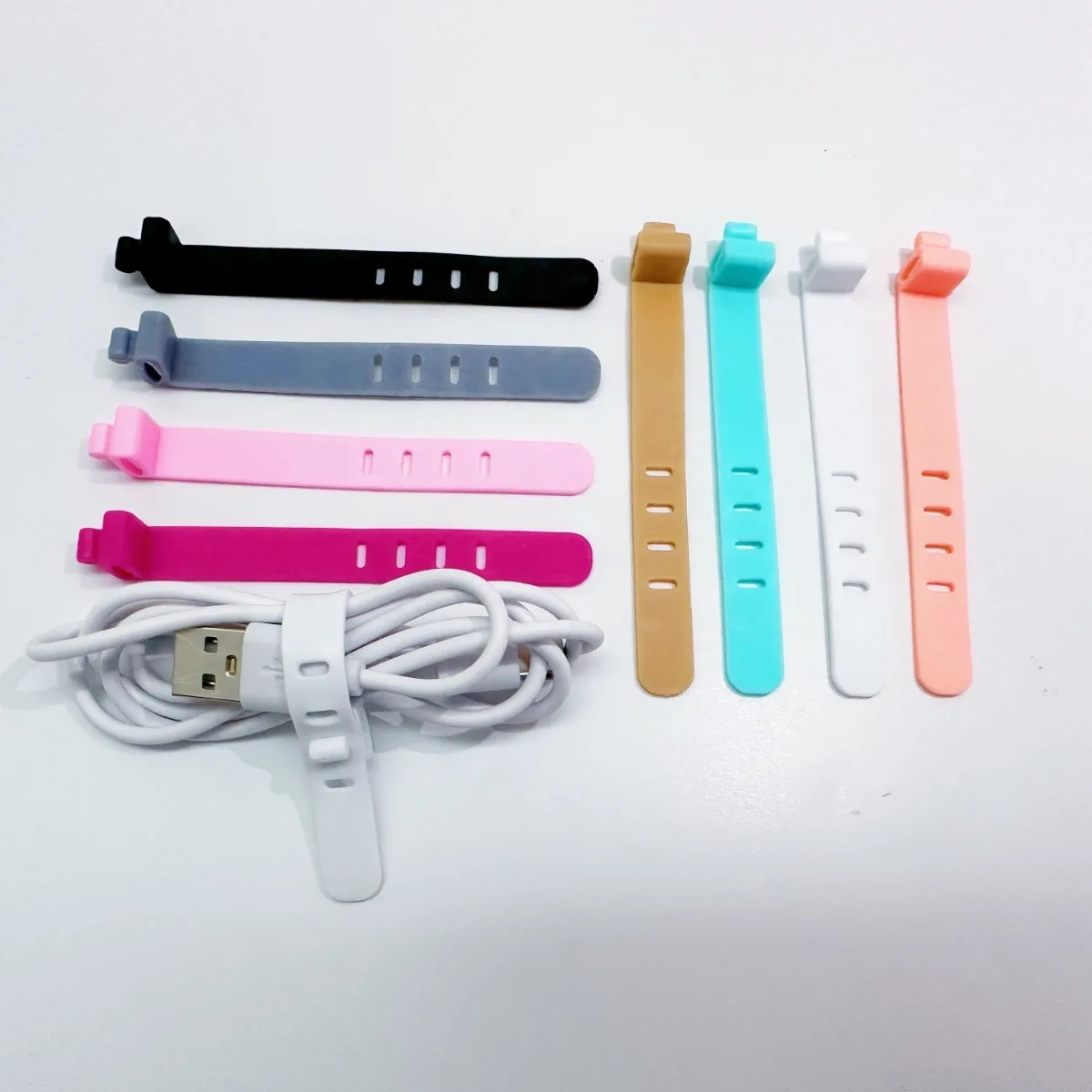 MUSENUOIS Silicone Strap Headphone Cable Manager Data Cable Cable Tie Desktop Convenient Cable Tie with Charging Cable Winder