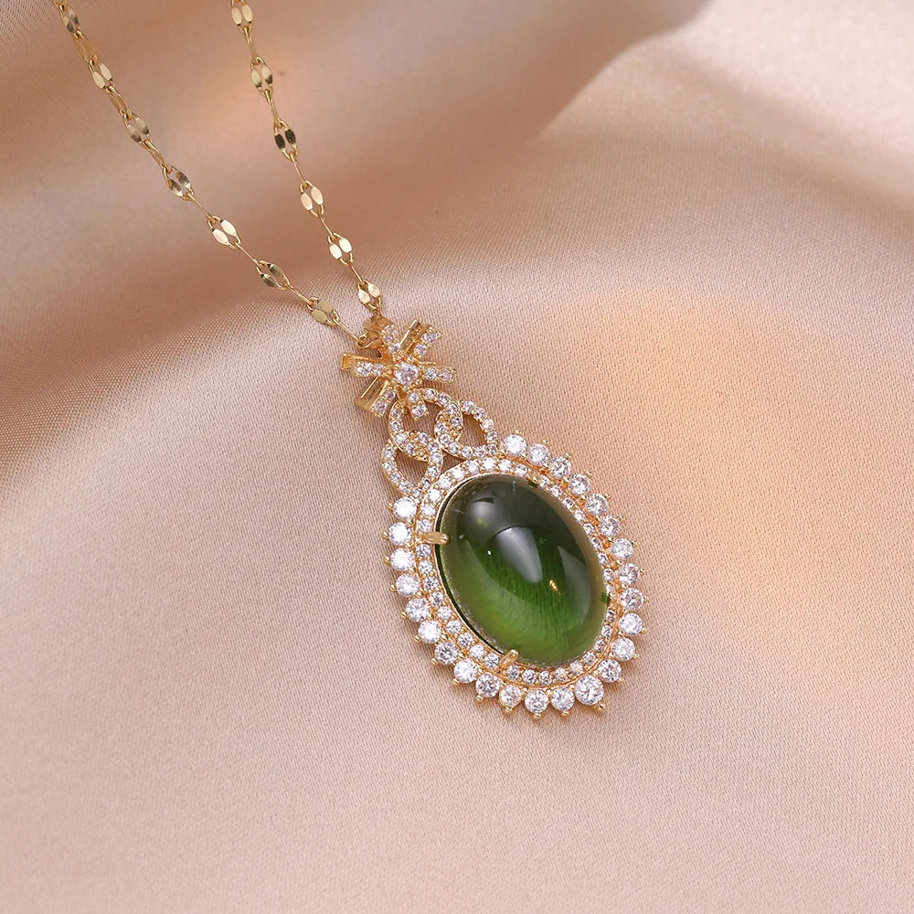 Fashion Gorgeous Emerald Zircon Pendant Necklaces for Women Classic Stainless Steel Jewelry Accessories Gifts for Lover