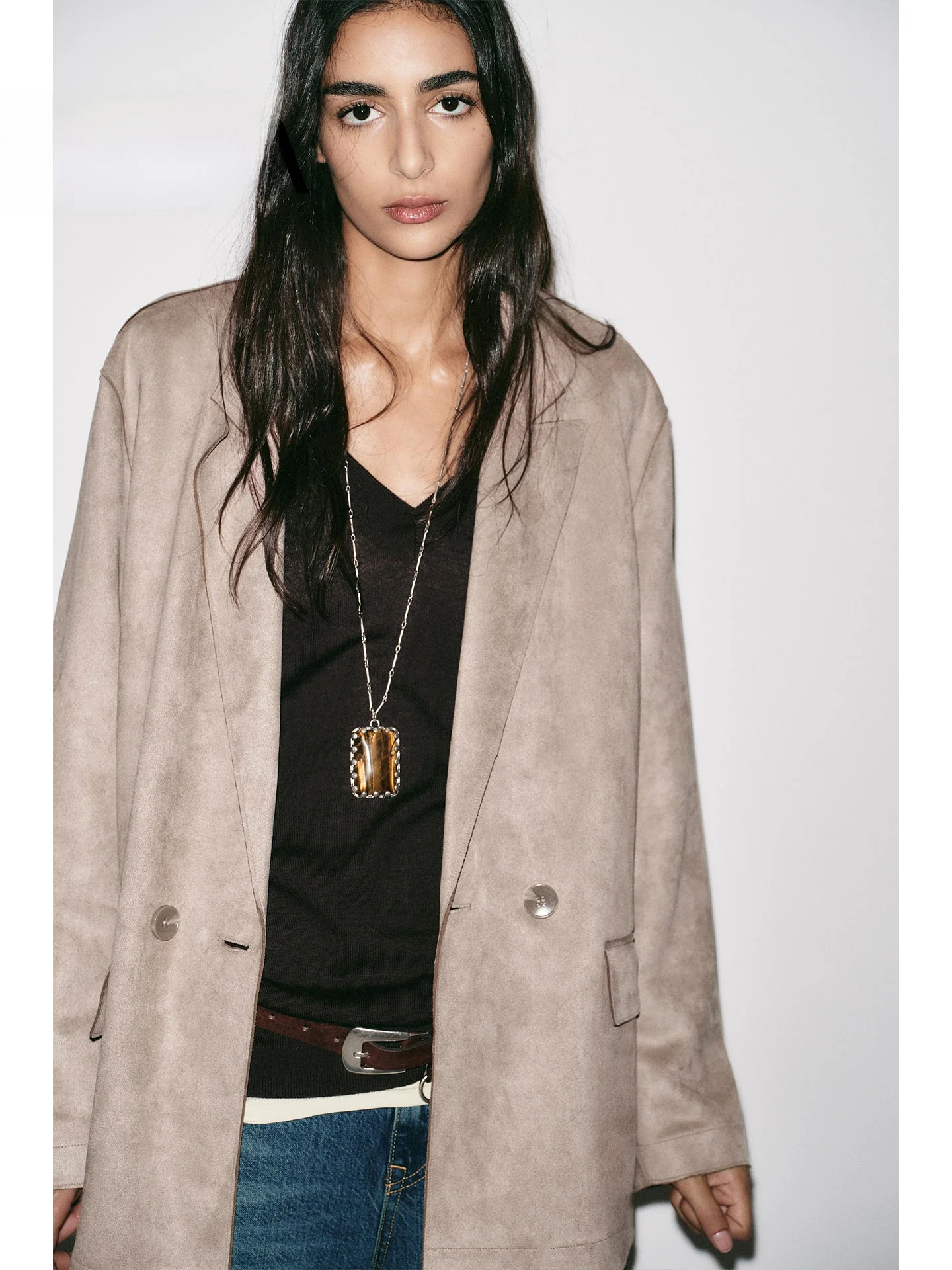 

Женский повседневный пиджак ZAPRHA с длинными рукавами, воротником с вырезом, эффектом искусственной кожи, осенняя коллекция 2025, приталенный крой, двубортный, дышащий