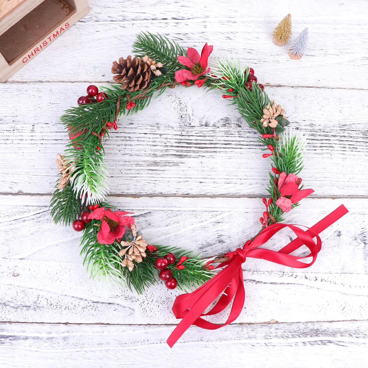 

Christmas Wreath Headband Pine Cone Crown Adjustable Bridal Hairband Festive Party Photo Prop Wedding Beach Travel Hair