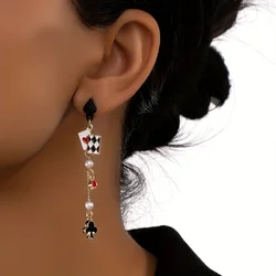 1 Pair of Simple Elegant and Versatile Retro Fashion Playing Card Earrings