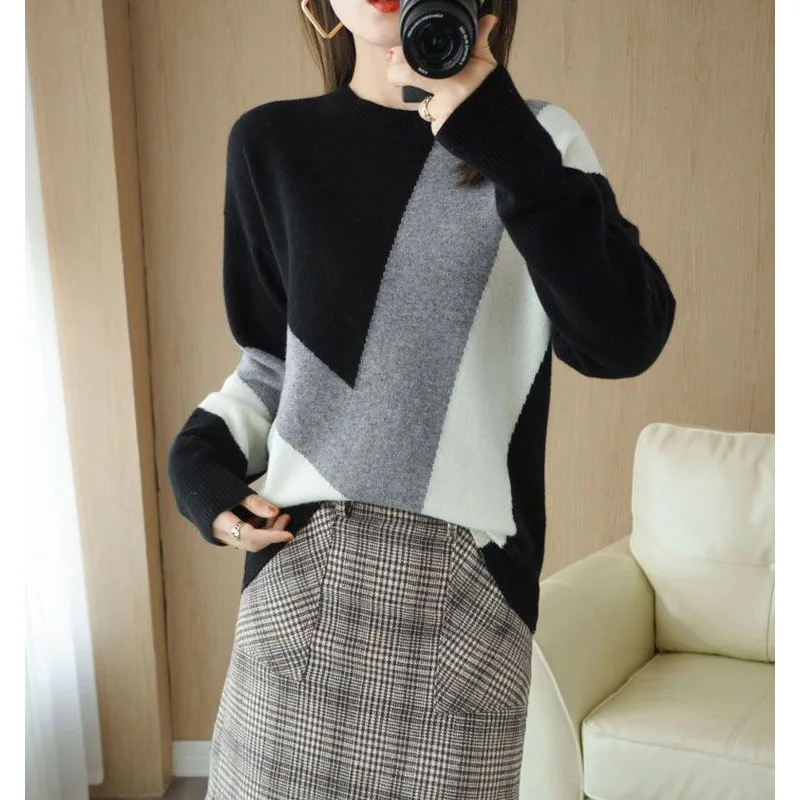 New Spring and Autumn Fashion Korean Edition Spliced Round Neck Loose Versatile Simple Slim Women\'s Long Sleeve Knitted Sweater