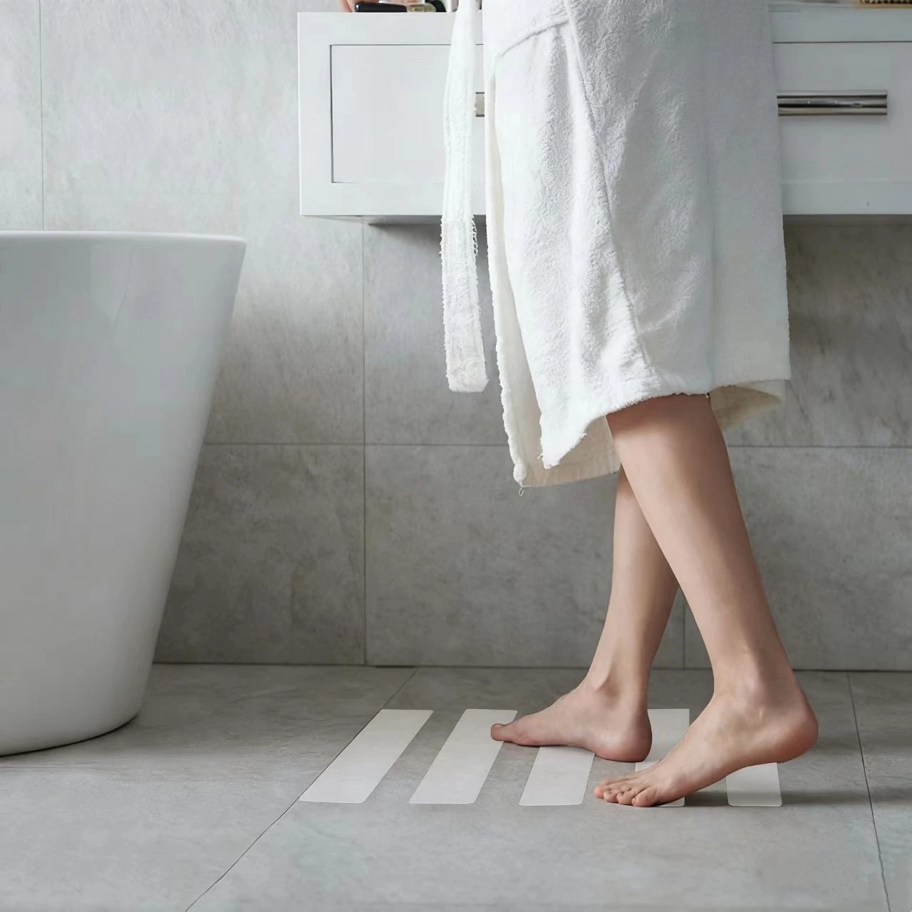 15pcs Bathroom Non-Slip Stickers Safety Bathtub Strips Adds Traction To Pools, Floor, Bathroom,Transparent Stair Anti Slip Tread