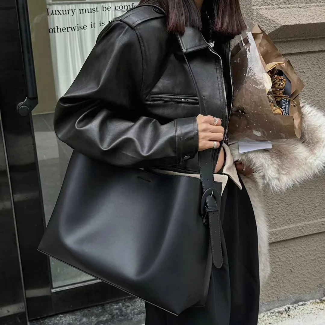 

Genuine Leather Women's Large-Capacity Tote Bag Commuter Style Single-Shoulder Bucket Crossbody Bag Simple Design