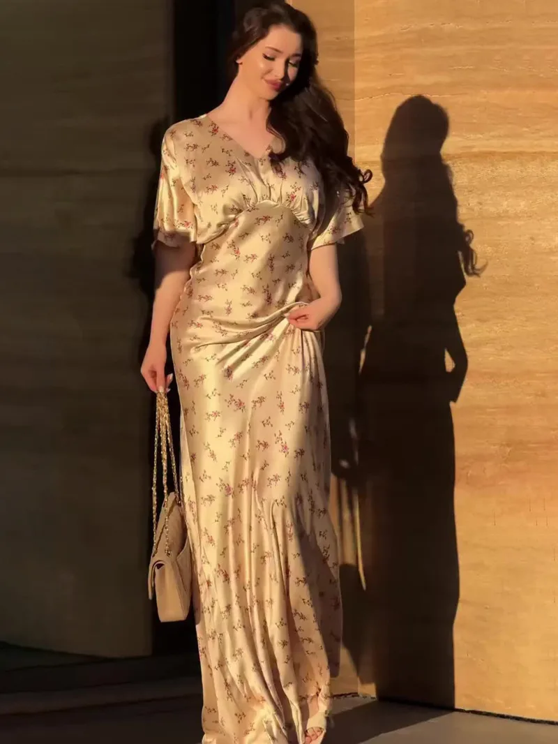 فستان ماكسي أنيق مطبوع عليه زهور شلال للنساء 2025 جديد أنيق بياقة على شكل V طيات الثدي بلون الشمبانيا الأسود ملابس نسائية أنيقة