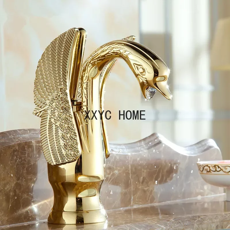 Grifos de lavabo de nuevo diseño, grifo  cisne chapado en oro, mezclador de oro y cobre  lujo para Hotel, grifos calientes