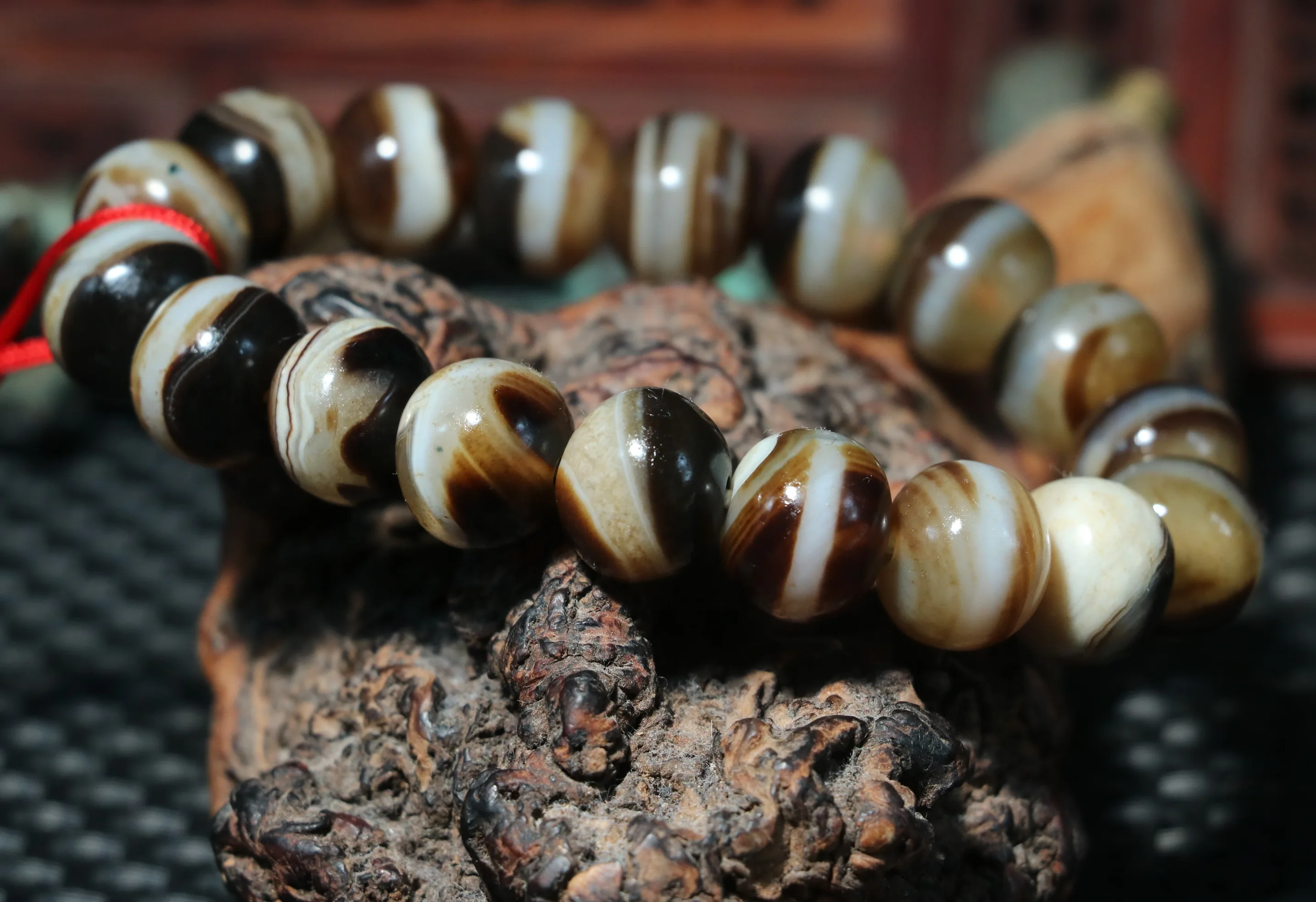 

Power Magic Energy Tibetan Old Agate Natural Silkworm Line Healer Medicine Abacus dzi Bead Bracelet Amulet Timestown