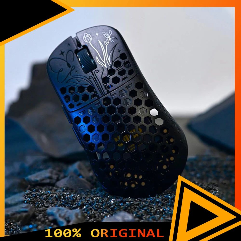 

Мышь из углеродного волокна Unius Black Lotus, двухрежимная беспроводная мышь Paw3950, 8000 Гц, легкие полые игровые мыши, аксессуары для ПК