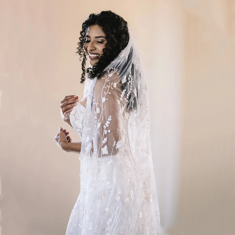 Wild Flowers White Embroidered Leaves Floral Bridal Wedding Veils With Comb Short Unique For Brides Secret Garden Outdoor New