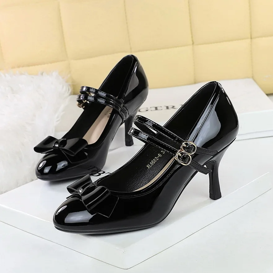 

High Heel Shoes Women Round Toe Pumps Fashion Shallow Slides Luxury Buckle Stiletto Patent Leather Butterfly Knot Heels Sandals