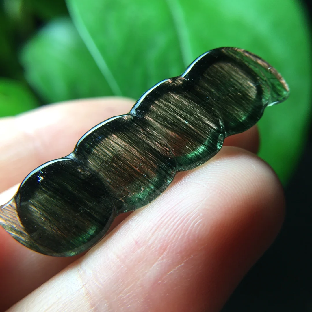 Natural Green Phantom Quartz Pendant Brazil Women Men 37*11.2*6.9mm Bean Green Phantom Fashion Jewelry AAAAAA