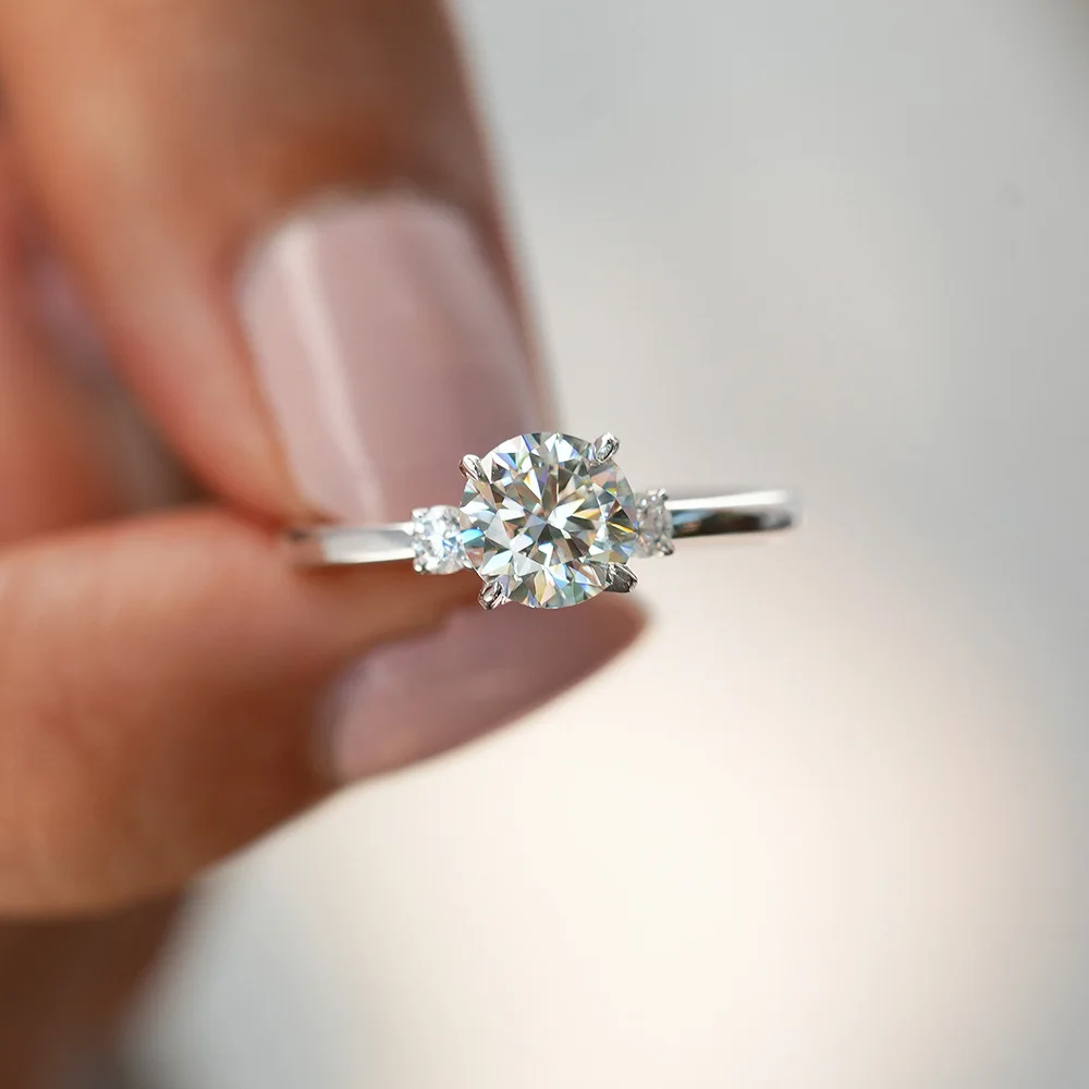 

High-End Luxury Platinum Ring Mossanite 1 Carat Four-Claw Ring Fashionable Jewelry for Women And Children