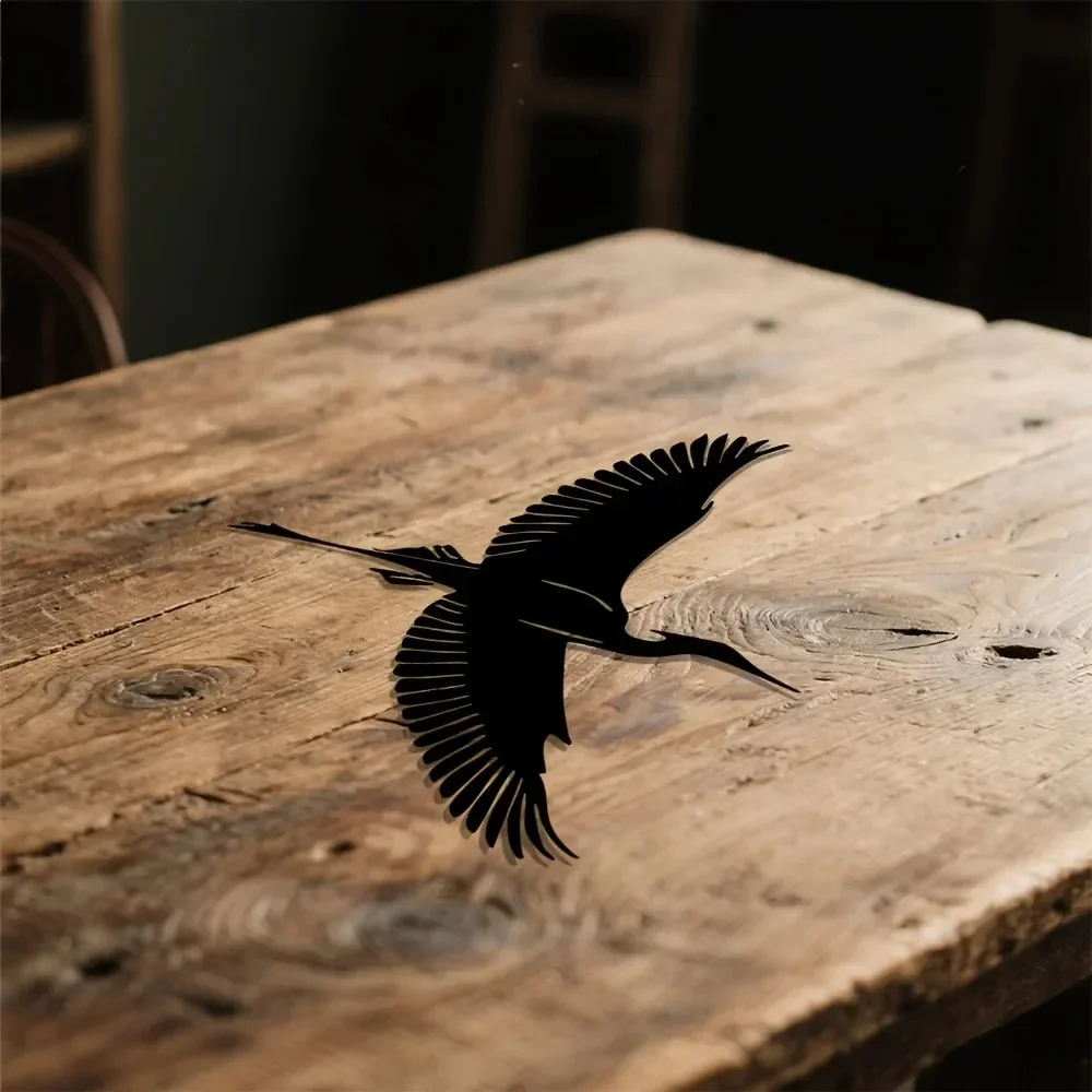 Sculpture murale en métal en forme de héron, décoration moderne et minimaliste d'oiseau en vol pour salon, chambre, bureau, jardin