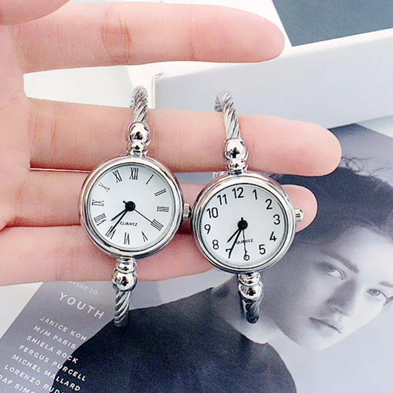 Fashion Women\'s Wristwatch Gold Bracelet Small Dial Elegant Watch New Cute Women Steel Bracelet Watch Quartz Wristwatch