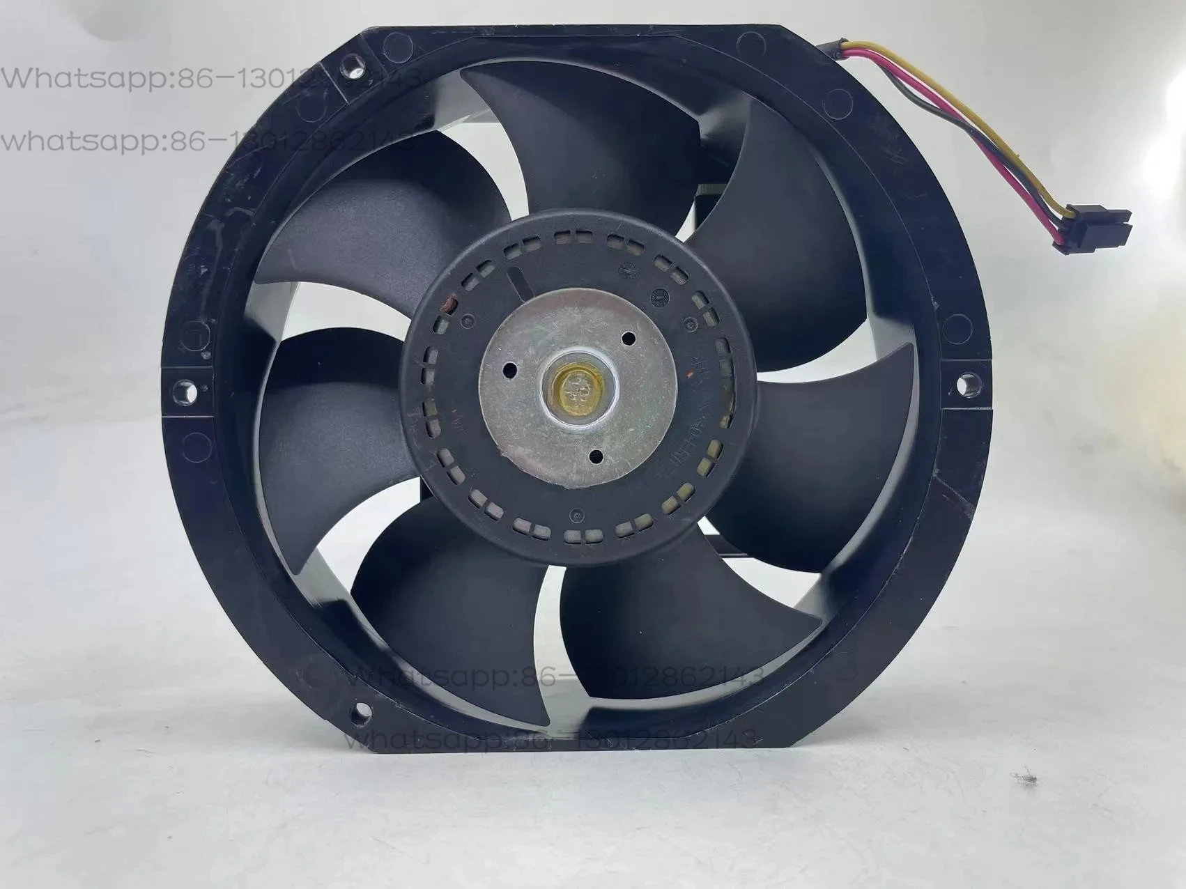 

2025 DATC1551B8F DC48V 3,25A 172*150*51 Вентилятор большой объем воздуха