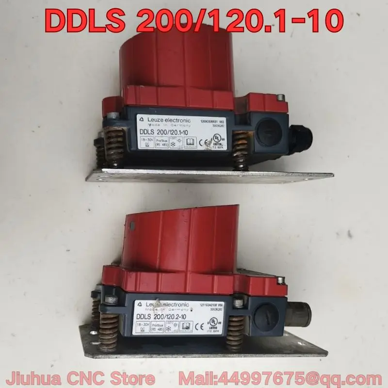 

Б/у датчики лазерного измерения расстояния DDLS 200/120.1-10 и DDLS 200/120.2-10. Тест функции измерения расстояния нормальный. DDLS 200/120.1-10.