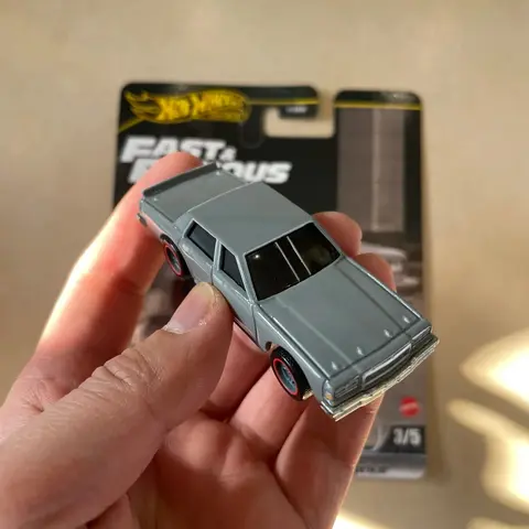 Hot Wheels Premium 1987 Chevy Caprice Fast & Furious 1/64 Diecast Bilmodell Samlarfordon i Legering för Vuxna Fans Present 10 best sales Chevy-leksak - №3