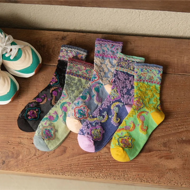 

5 pairs Spring Autumn New Thin Style Retro Pattern Middle Tube Fashion Versatile Women's Socks Simple Comfortable Stacking Socks