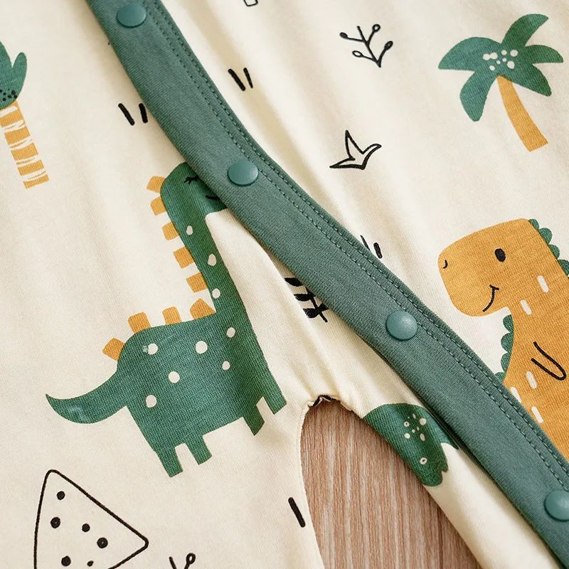 Cute Cartoon green dinosaur print cotton baby clothing spring and fall 0-2-year-old baby one-piece long-sleeved newborn romper