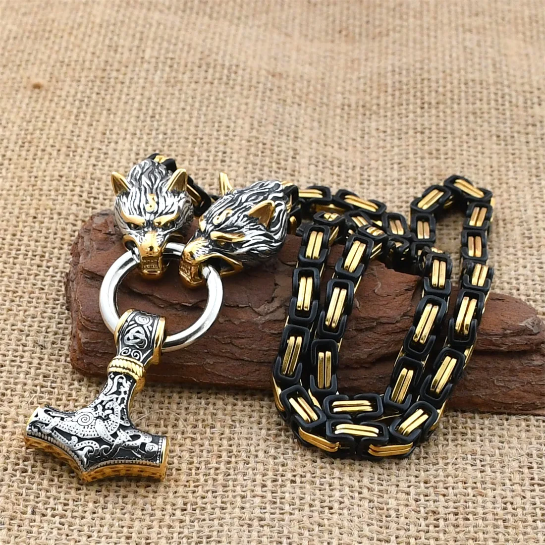 

Viking Thor's Hammer Men's Necklace Nordic Celtic Wolf Head Chain Viking Odin Hammer Rune Amulet Accessories Viking Jewelry