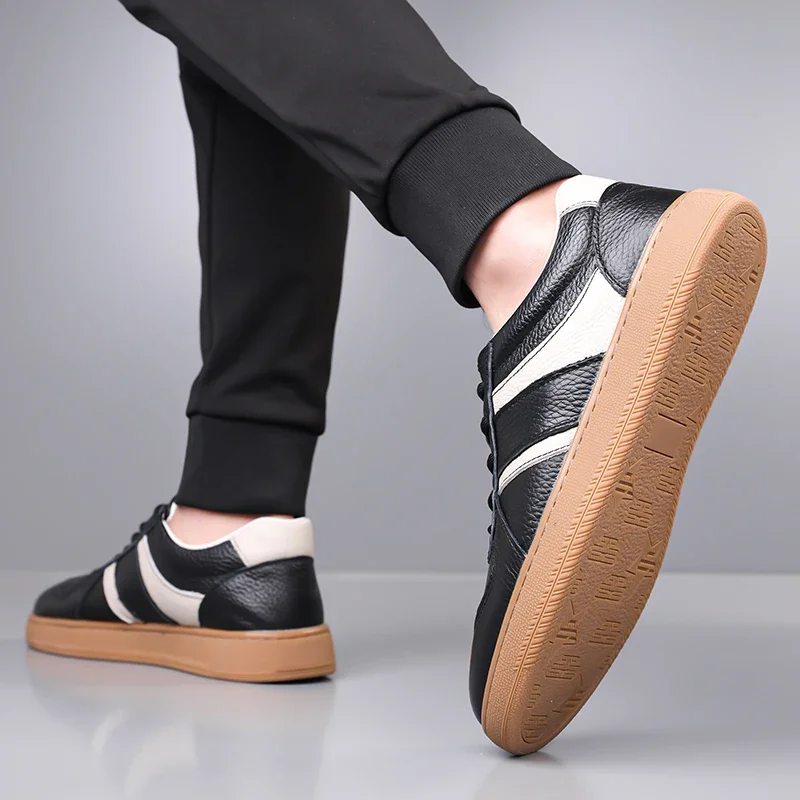 

Classic Four-season Flat Low-top Lace-up Vulcanized Men's and Women's Same New Casual Walking Plate-size Sneakers