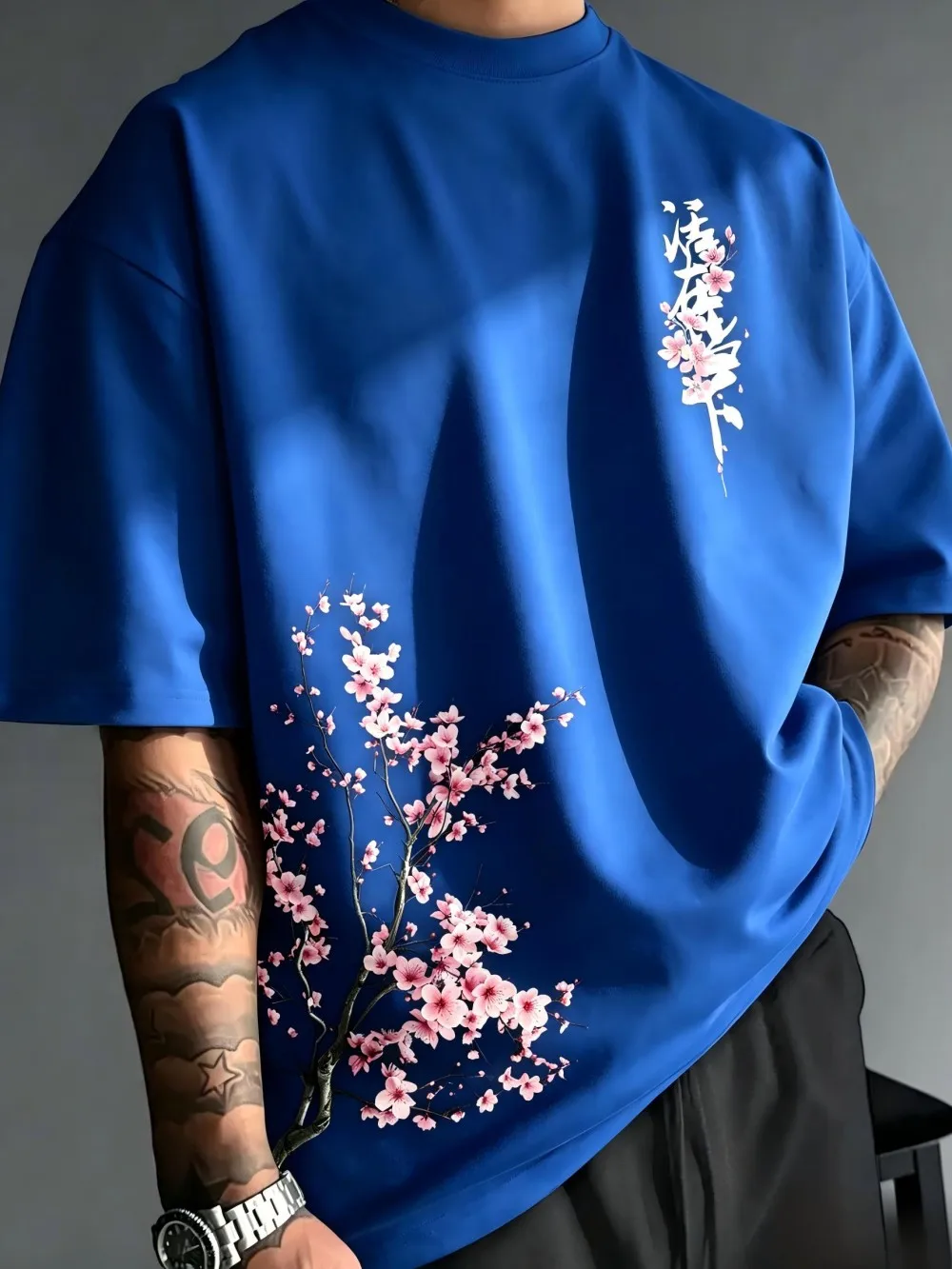 Neues amerikanisches Herren-Sommer-T-Shirt mit Kirschblüten- und Schriftzug-Print, mikroelastisch, atmungsaktiv, Rundhals, für Outdoor und Freizeit. – Detail 7