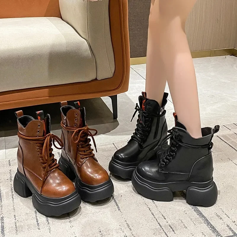 Botas de tornozelo femininas, tênis de plataforma, salto alto, botas de couro volumosas, botas de motocicleta com renda, novo, outono, inverno, 11cm