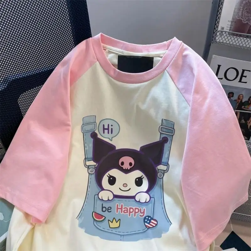 

Футболка Sanrio Kuromi, хлопковая женская летняя футболка с короткими рукавами реглан, новый стиль, свободный крой, круглый вырез, с принтом.
