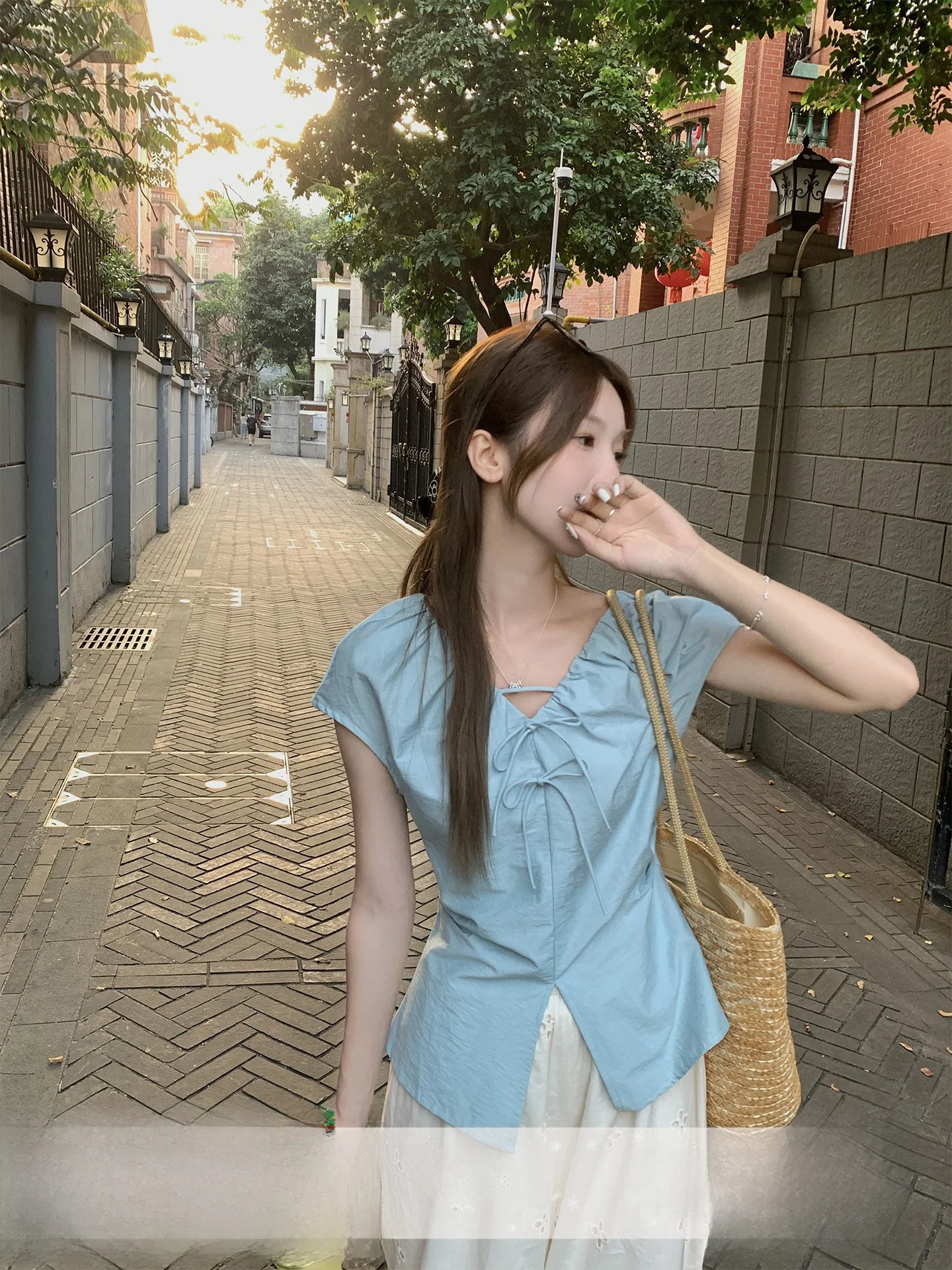 

Korean Sle V-Ne irt Women's Belted Tie-Knot Slimming Young-looking Top Summer Faion Commute Sle Cotton Polyester Blend
