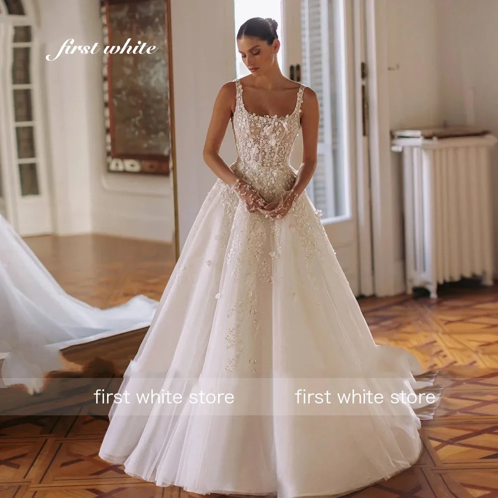 First white Gorgeous Appliques Lace Sweep Train Wedding Dresse Romantic Square Collar Backless Princess Bridal Gown Customized