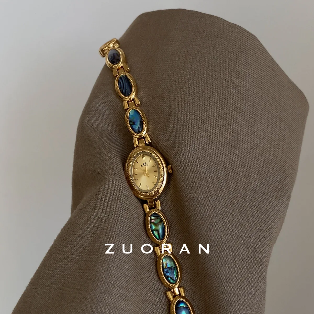 Elegant women'swristwatchexquisite ladies' wristwatch fashionable goldplated noble bracelet designwatch with refined temperament